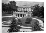 Fountain Outside White House by Anonymous