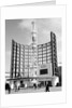 Du Pont Building at World's Fair by Anonymous