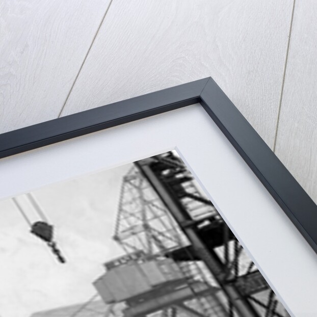 Workers board the Queen Mary by Associated Newspapers