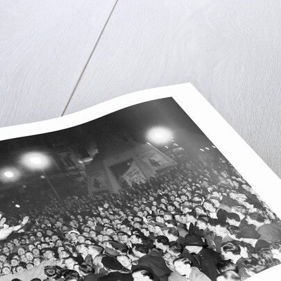 VJ celebrations in Piccadilly by Associated Newspapers