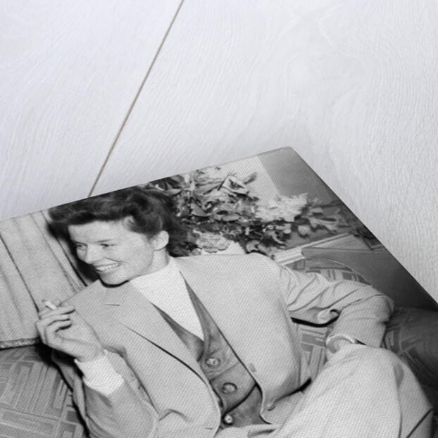 Katharine Hepburn in London in 1952 by Associated Newspapers