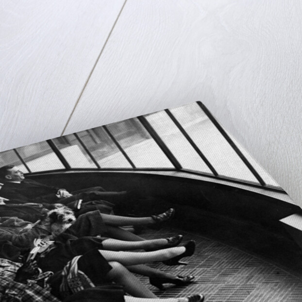 Hastings sun lounge by Associated Newspapers