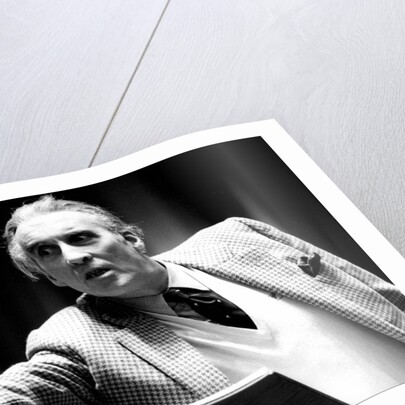 Christopher Lee points by Associated Newspapers