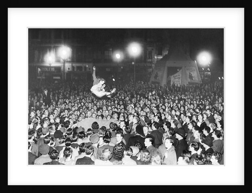 VJ celebrations in Piccadilly by Associated Newspapers