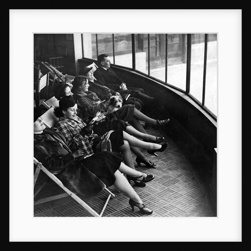 Hastings sun lounge by Associated Newspapers