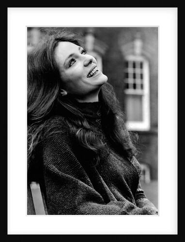 Jaqueline Bisset smiles by Associated Newspapers