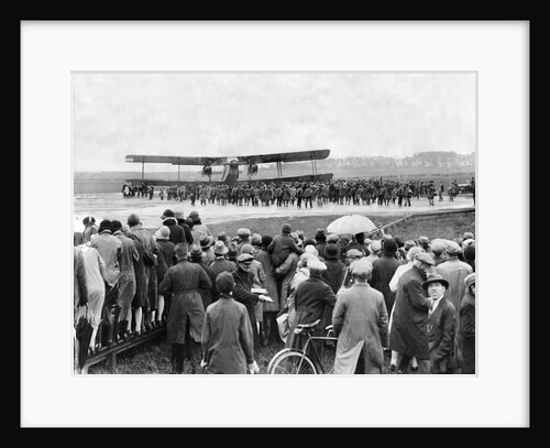 Supermarine S5 lands at Croydon by Associated Newspapers