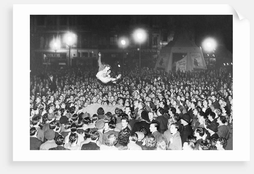 VJ celebrations in Piccadilly by Associated Newspapers