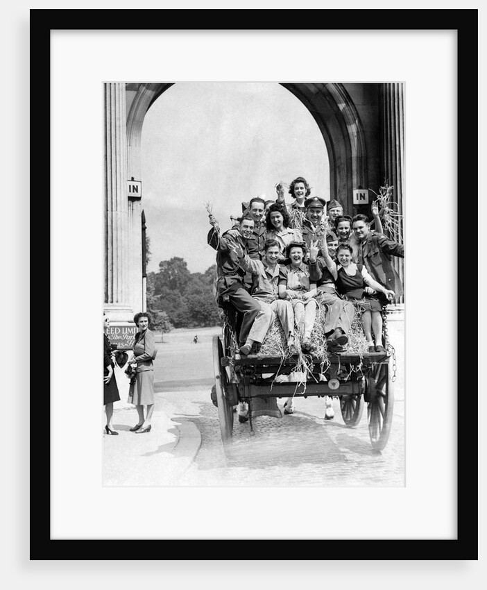Hay cart ride in Hyde Park London by Associated Newspapers