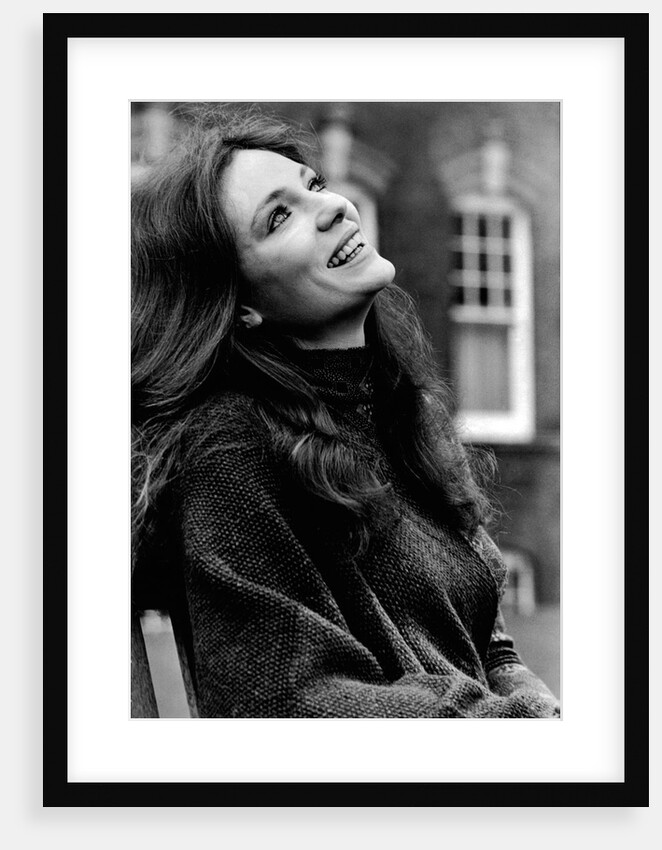 Jaqueline Bisset smiles by Associated Newspapers