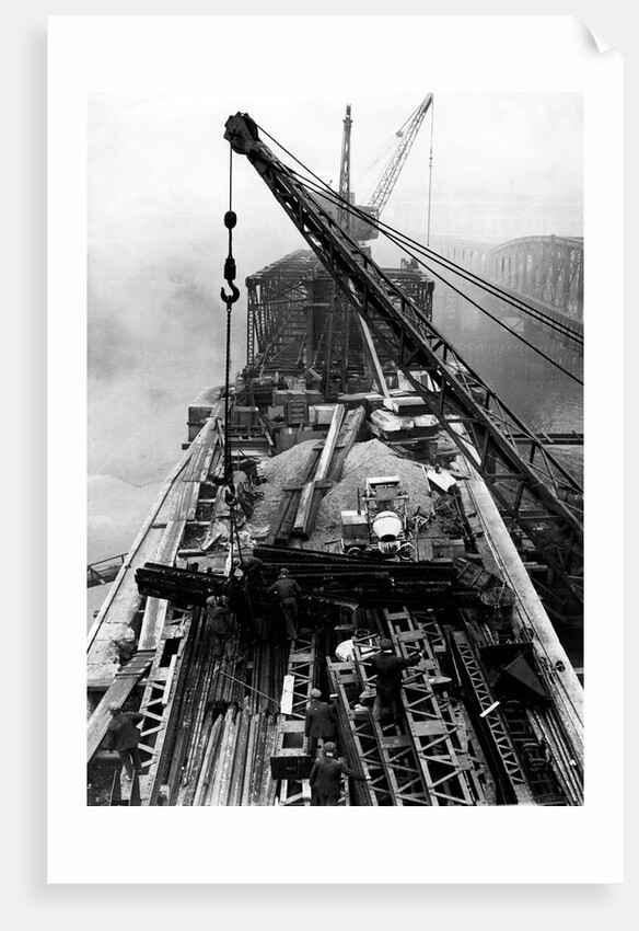 Waterloo bridge construction by Associated Newspapers