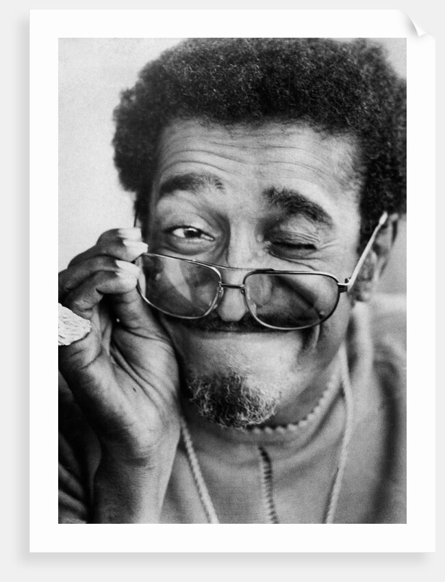 Sammy Davis Jr. clowning around by Associated Newspapers