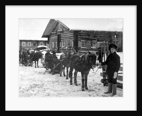 American infantry near Arkhangel, Russia, December 1918.. by Anonymous