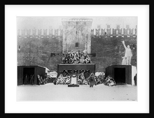 The first temporary Lenin Mausoleum, 1924 by Anonymous