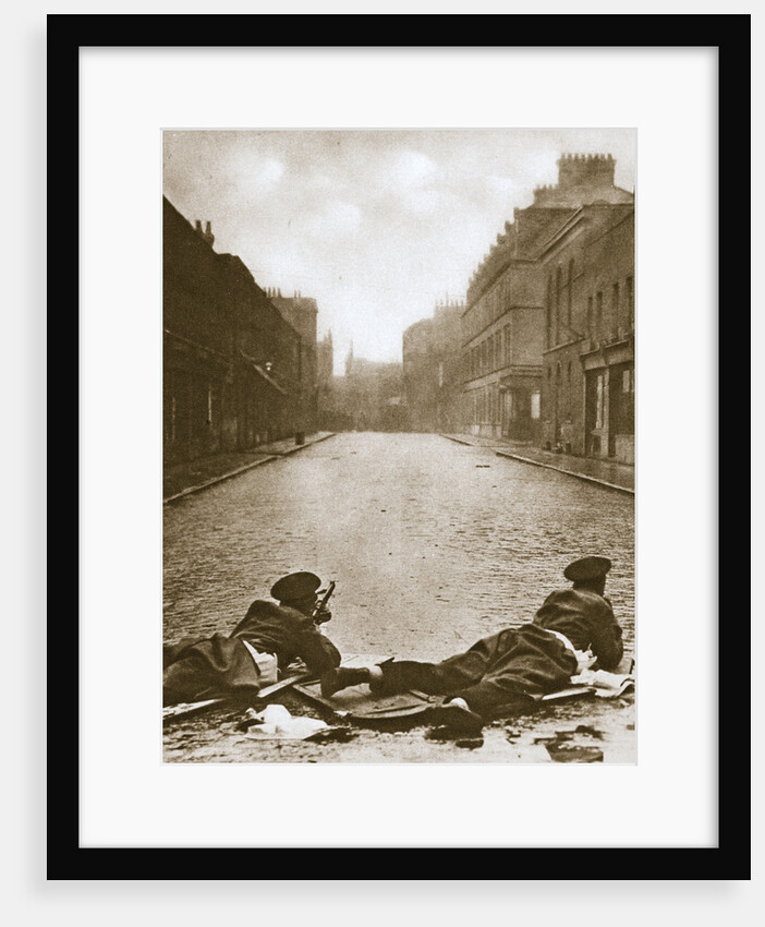 Scots Guards keeping guard on Sydney Street, London, 1911 by Unknown