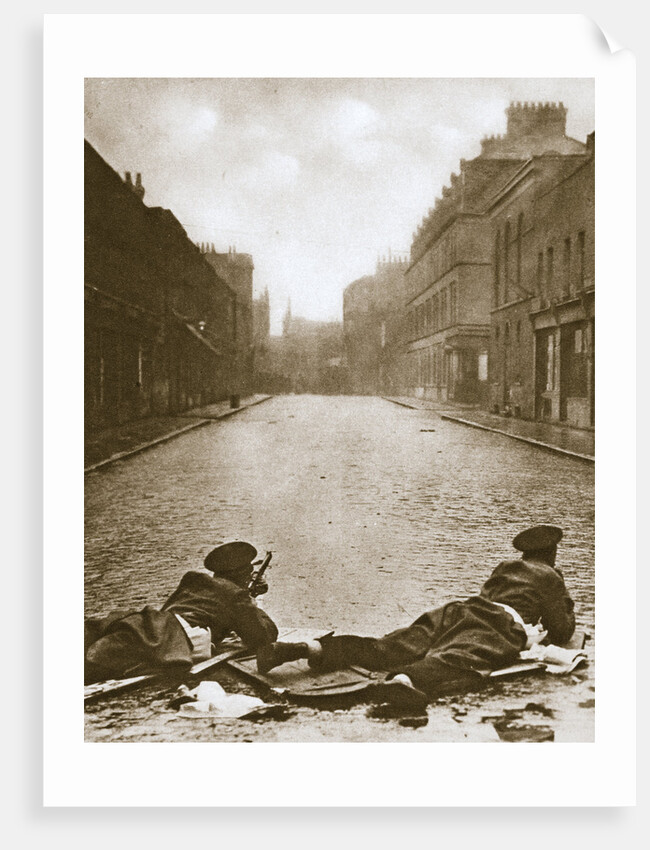 Scots Guards keeping guard on Sydney Street, London, 1911 by Unknown