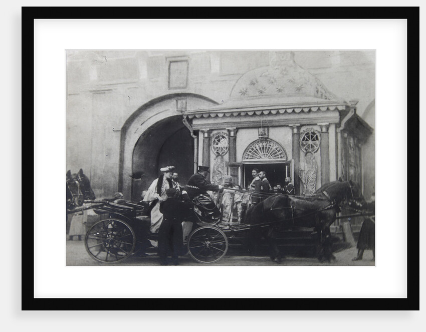 Tsarina Alexandra Fyodorovna visiting the Iberian Chapel, Moscow, Russia, 1900s by Unknown