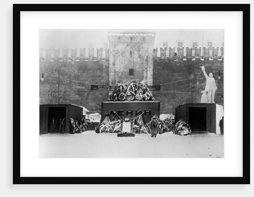 The first temporary Lenin Mausoleum, 1924 by Anonymous
