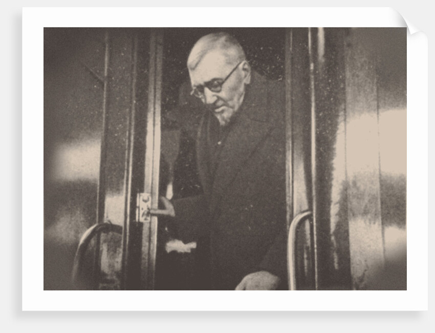 Kuprins return to the Soviet Union, 1937 by Anonymous