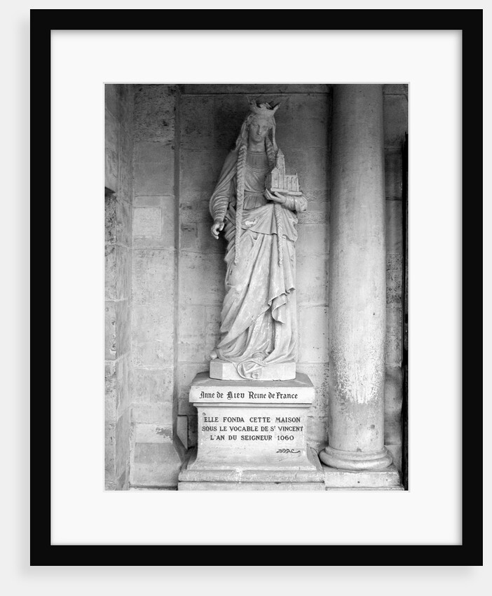 Statue of Anne of Kiev (Anna Jaroslawna) at the Royal Abbey of St. Vincent in Senlis by Anonymous