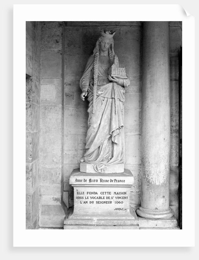 Statue of Anne of Kiev (Anna Jaroslawna) at the Royal Abbey of St. Vincent in Senlis by Anonymous