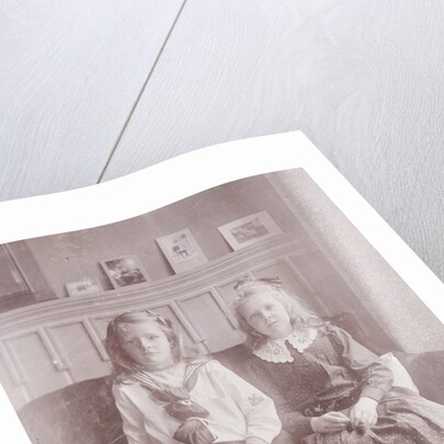 Portrait of two girls by Henry Pauw van Wieldrecht