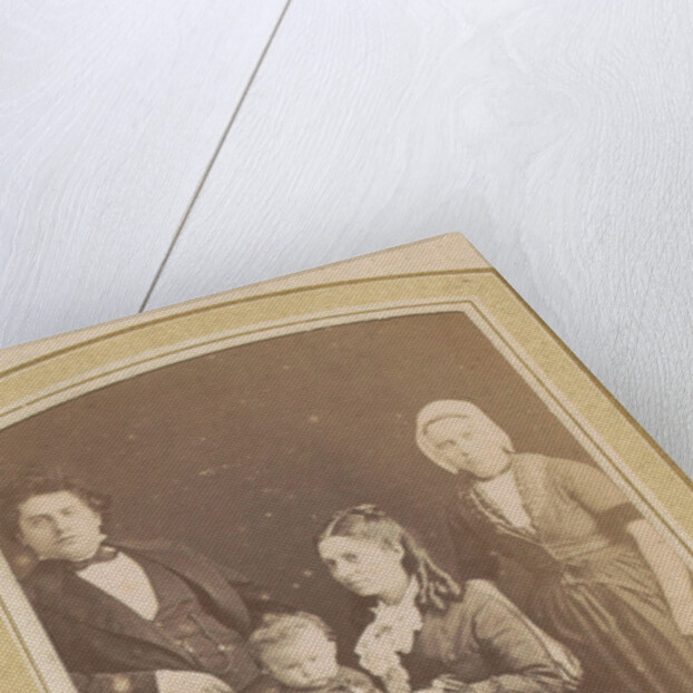 Photo album of a Dutch family with 168 cartes-de-visite and cabinet pictures by C.W. Bauer