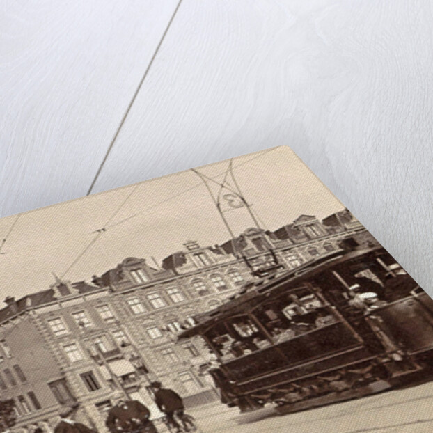 Tram 3 and passers-by on the New Amstelbrug given direction Ceintuurbaan by Anonymous