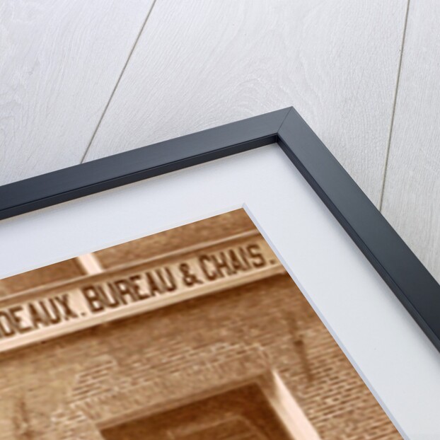 Staff Kraaij and Co. loading and unloading barrels and carts by Anonymous