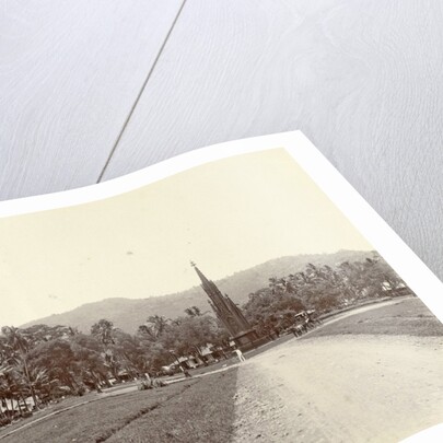 Monument on a square in the Dutch East Indies before a carriage and a velocipede, Indonesia by Christiaan Benjamin Nieuwenhuis