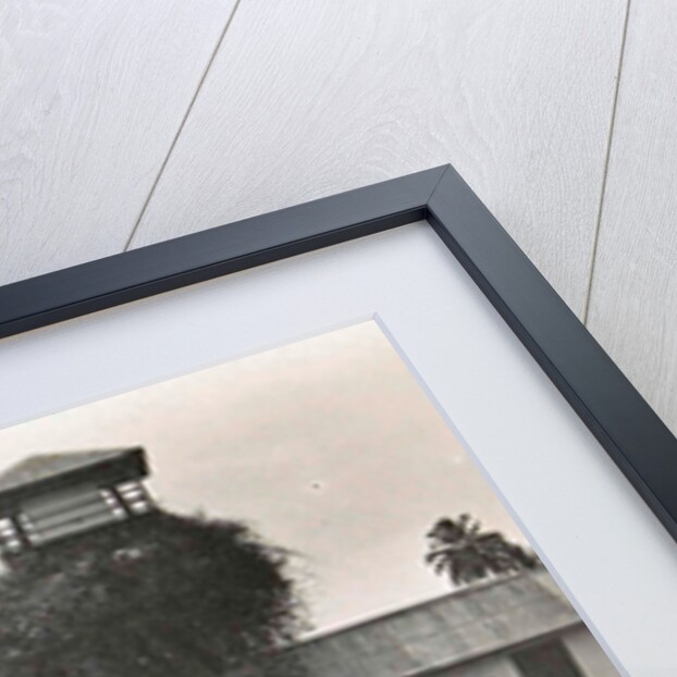 The house and office of the inspector of the Deli Maatschappij in Bindjai Langkat in Sumatra by Anonymous