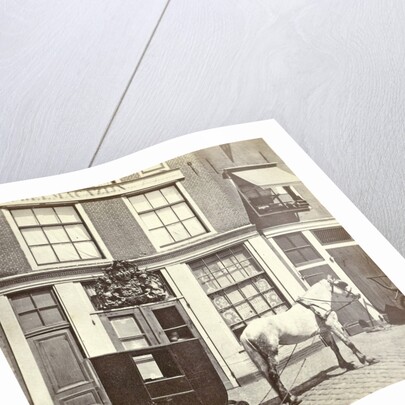 Sledge with horse on the Thorbeckeplein, Amsterdam by Anonymous