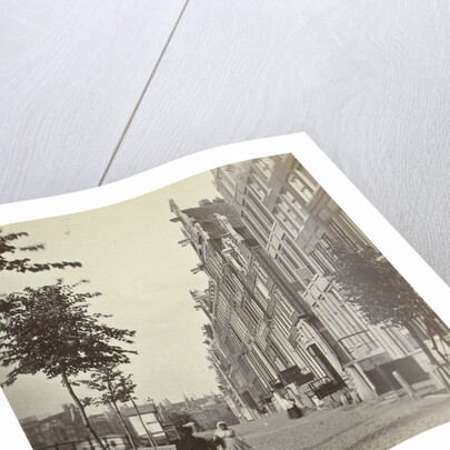 Singel over the Warmoesgracht, nowadays the Raadhuisstraat in Amsterdam by Anonymous