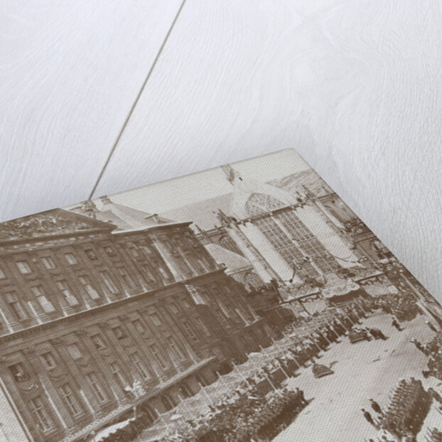 Salute Wilhelmina by soldiers and civilians after her coronation as Queen at the Royal Palace on Dam Square, Amsterdam by Samuel Herz