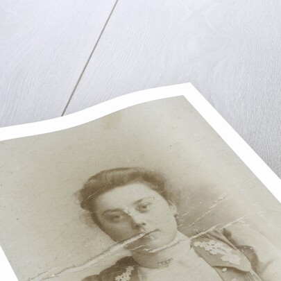 Studio Portrait of woman, bust by Josephus Hendrikus Petrus Coppens