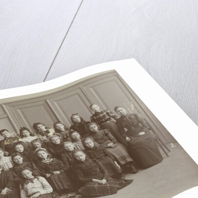 Class photo of the sixth grade of school girl Elisabeth Wolff by P.D. van Rhijn