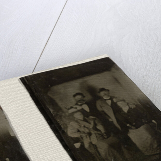 Group portrait by Anonymous