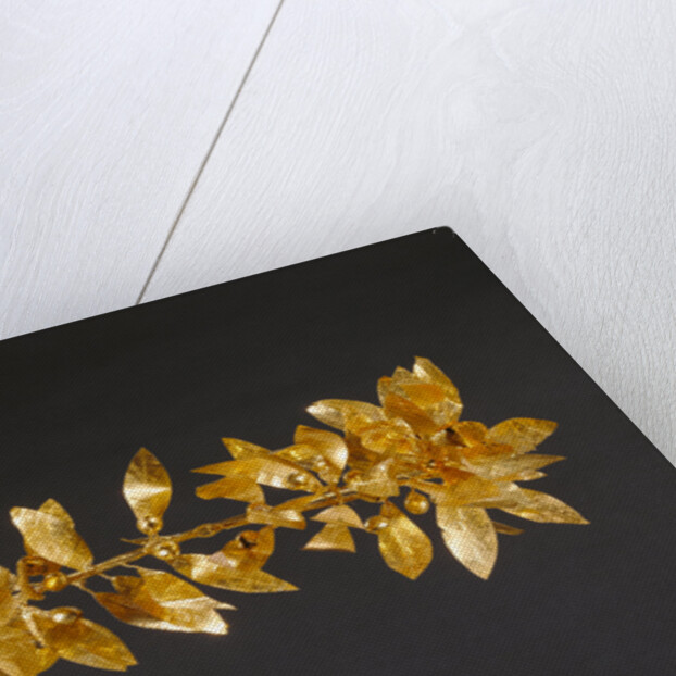 Wreath with detached stem including leaves and detached berries by Anonymous