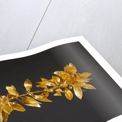 Wreath with detached stem including leaves and detached berries by Anonymous