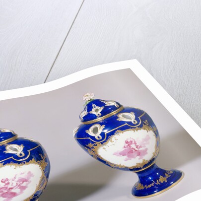 Pair of Potpourri Vases (potspourris Pompadour, troisième grandeur) by Jean-Claude Duplessis père