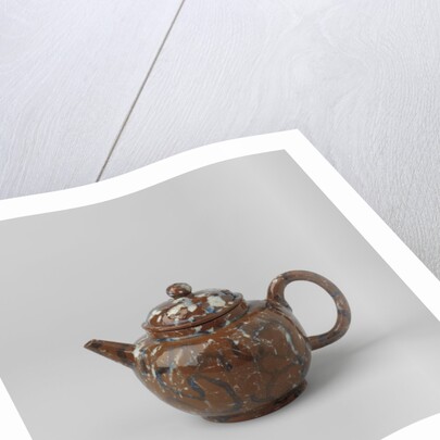 Teapot with lid, blue-white marbled. The lid features three rosettes in relief. by Anonymous