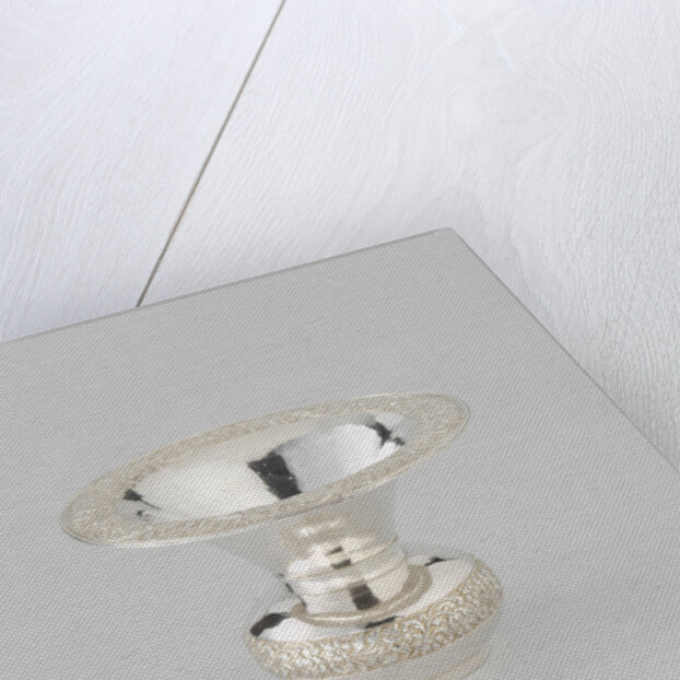 Spittoon silver with chased flowers and leaves by Anonymous