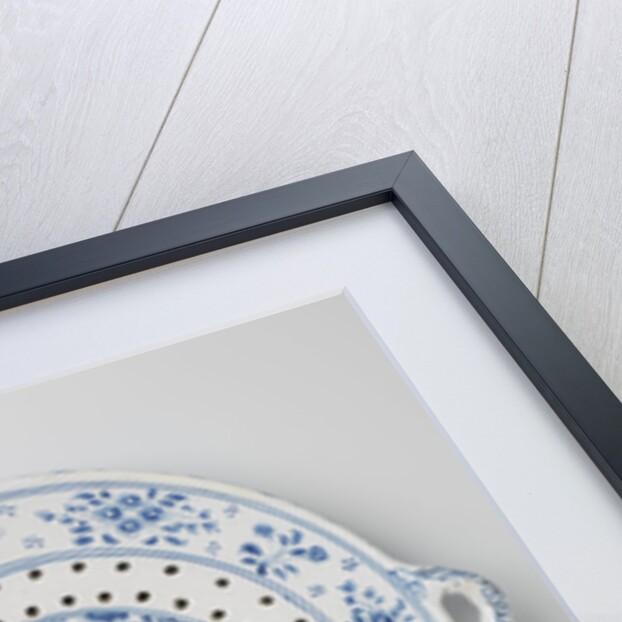 Colander with two ears, on three legs, blue painted including an eight-pointed star by Anonymous