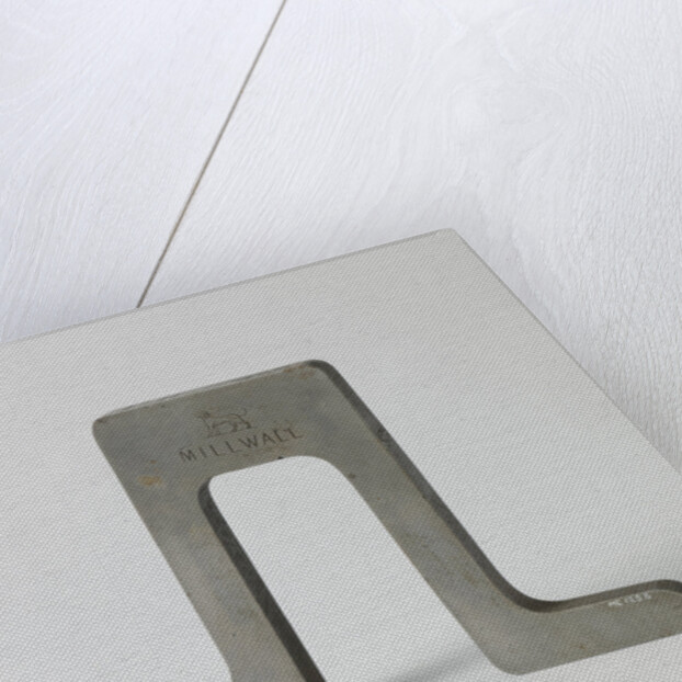 Cross section of a hollow iron long connection by Anonymous