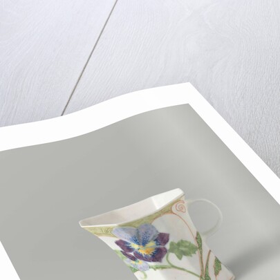 Cup, part of a set, painted with violins by C.W.J. 't Hart