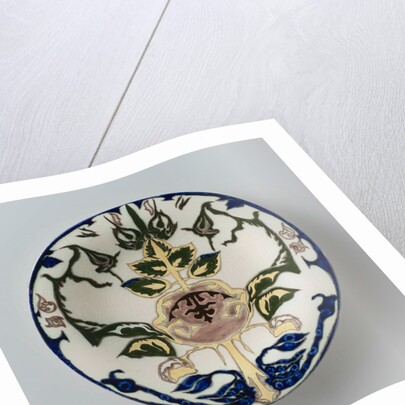 Plate painted with standing vegetative motif by Wilhelmus Petrus Hartgring