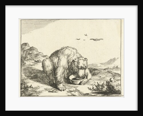 Sitting Bear, from the front, one leg to a bowl by Marcus Gerards I