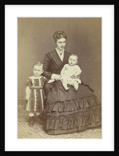 Portrait of a mother with two children by Henry Pauw van Wieldrecht