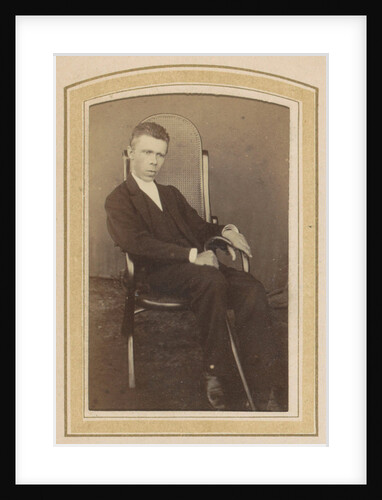 Portrait of a seated man with a cane by Brainich & Leusink