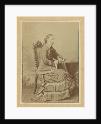 Photo album of a Dutch family with 168 cartes-de-visite and cabinet pictures by J.C. Reesinck